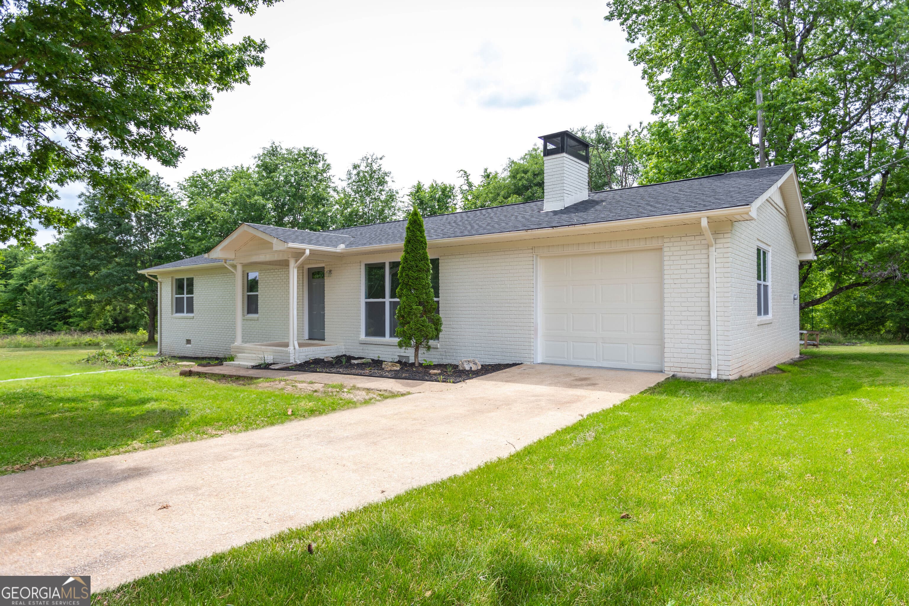 1073 We King Rd — photo 2