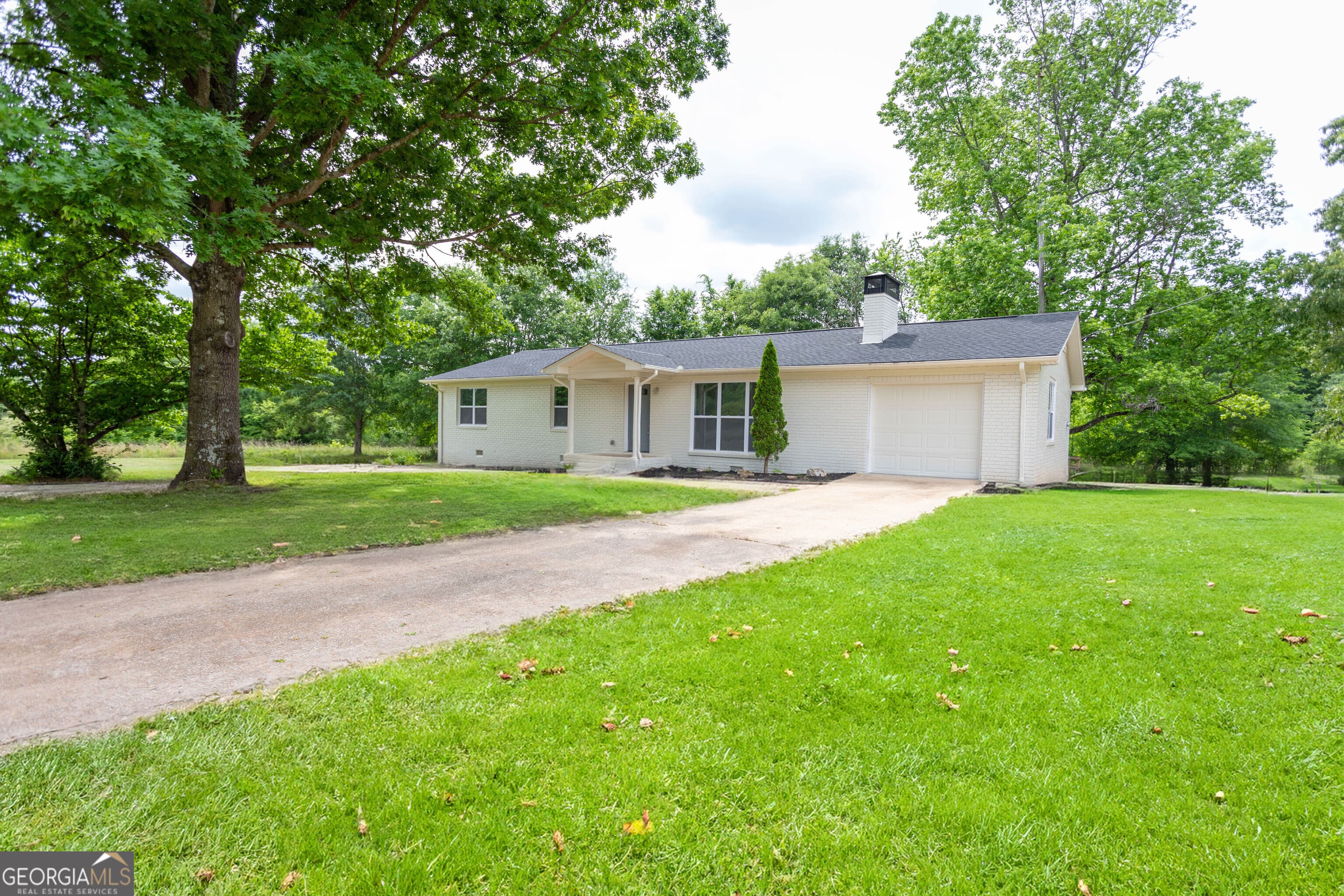 1073 We King Rd — photo 1