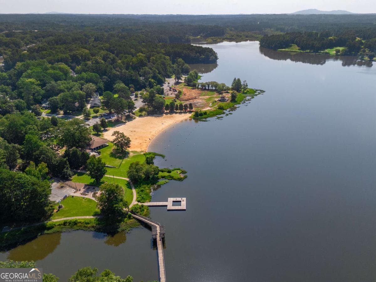 4404 Robinson St — photo 42