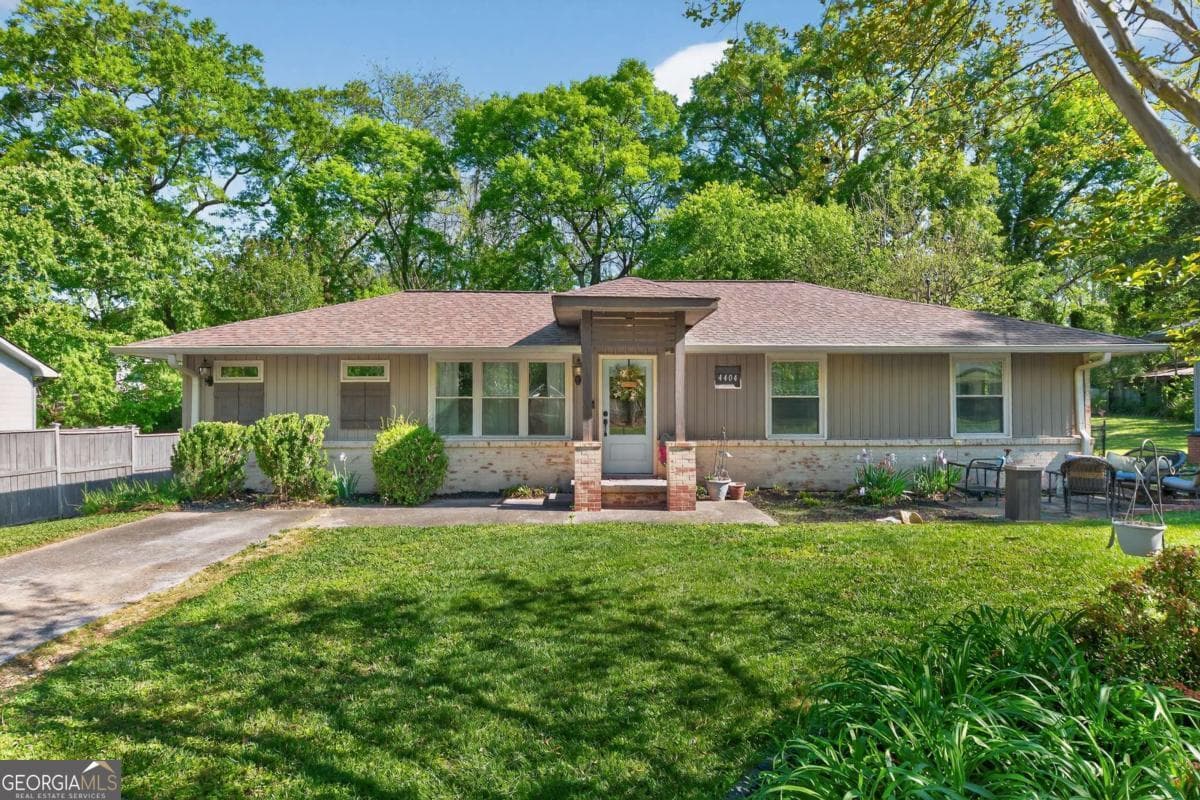 4404 Robinson St — photo 1