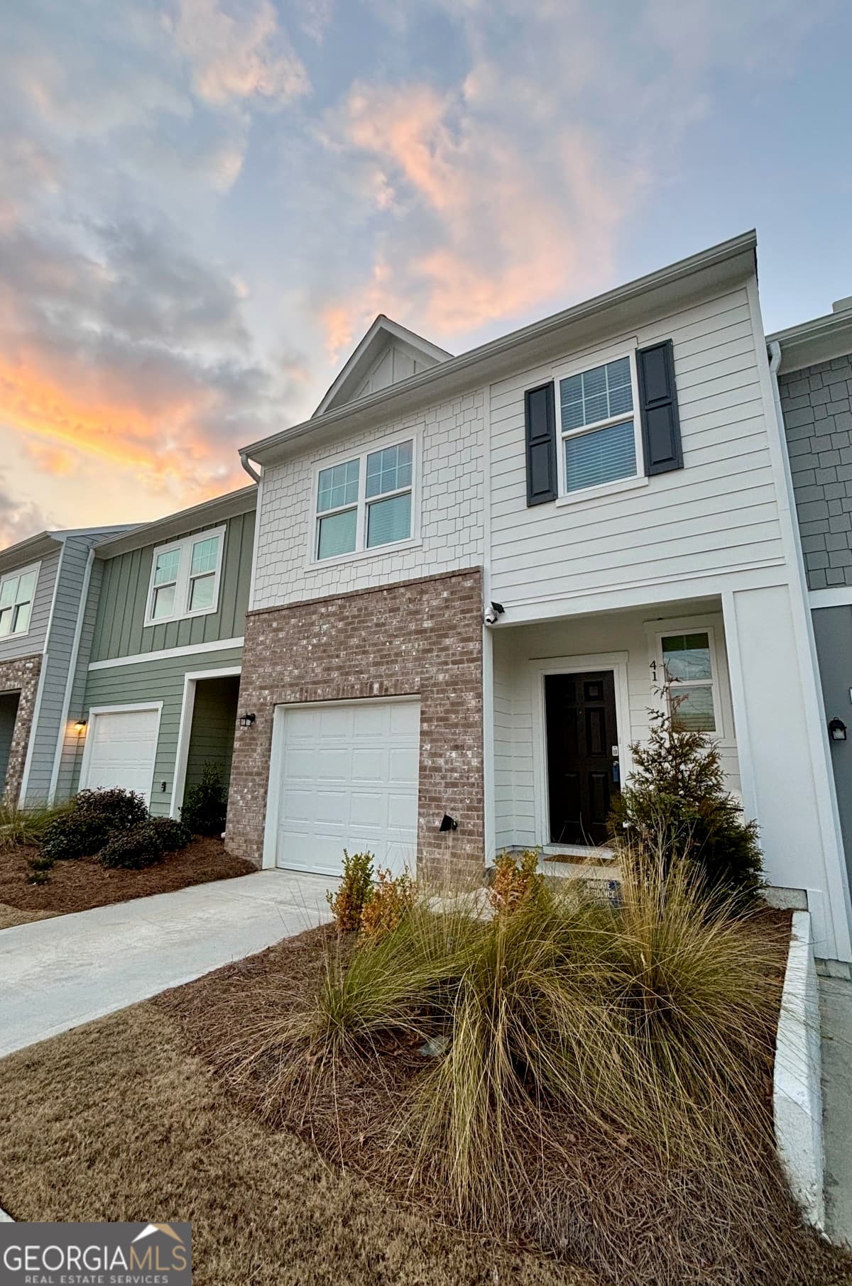 41 Rydal Way — photo 1