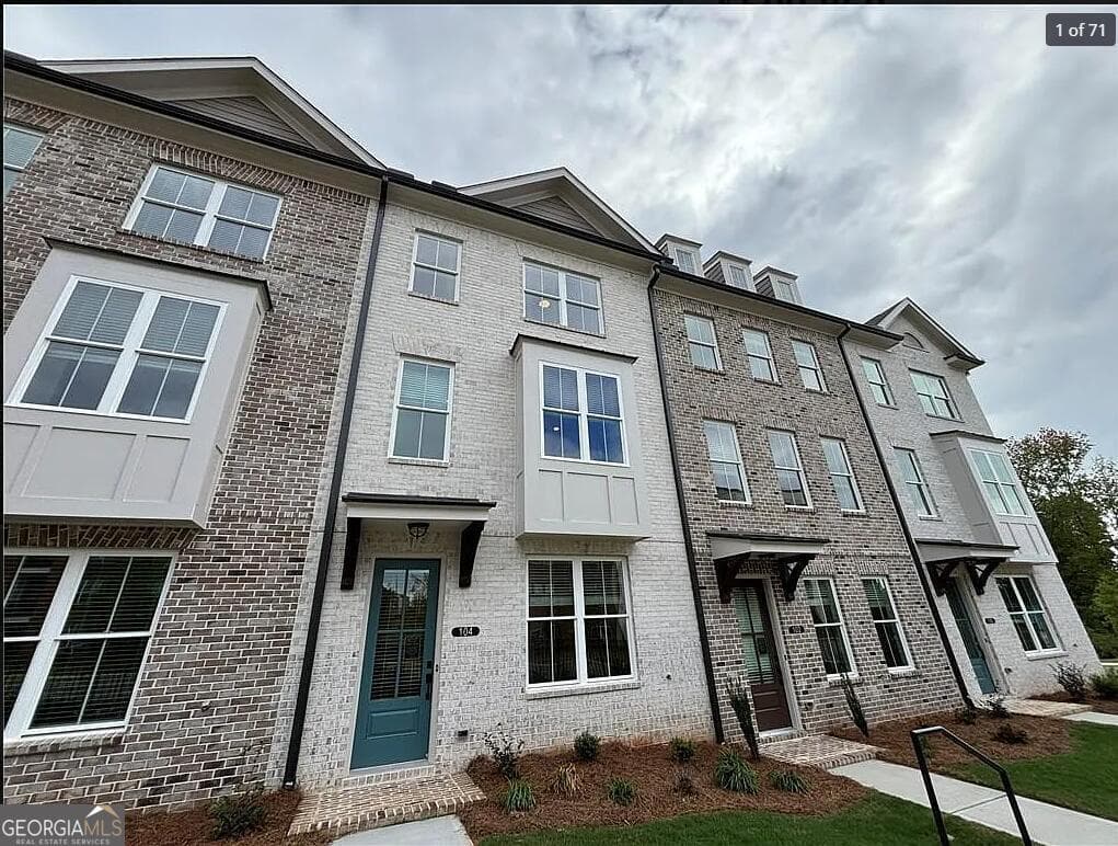 104 Brackley Dr — photo 1