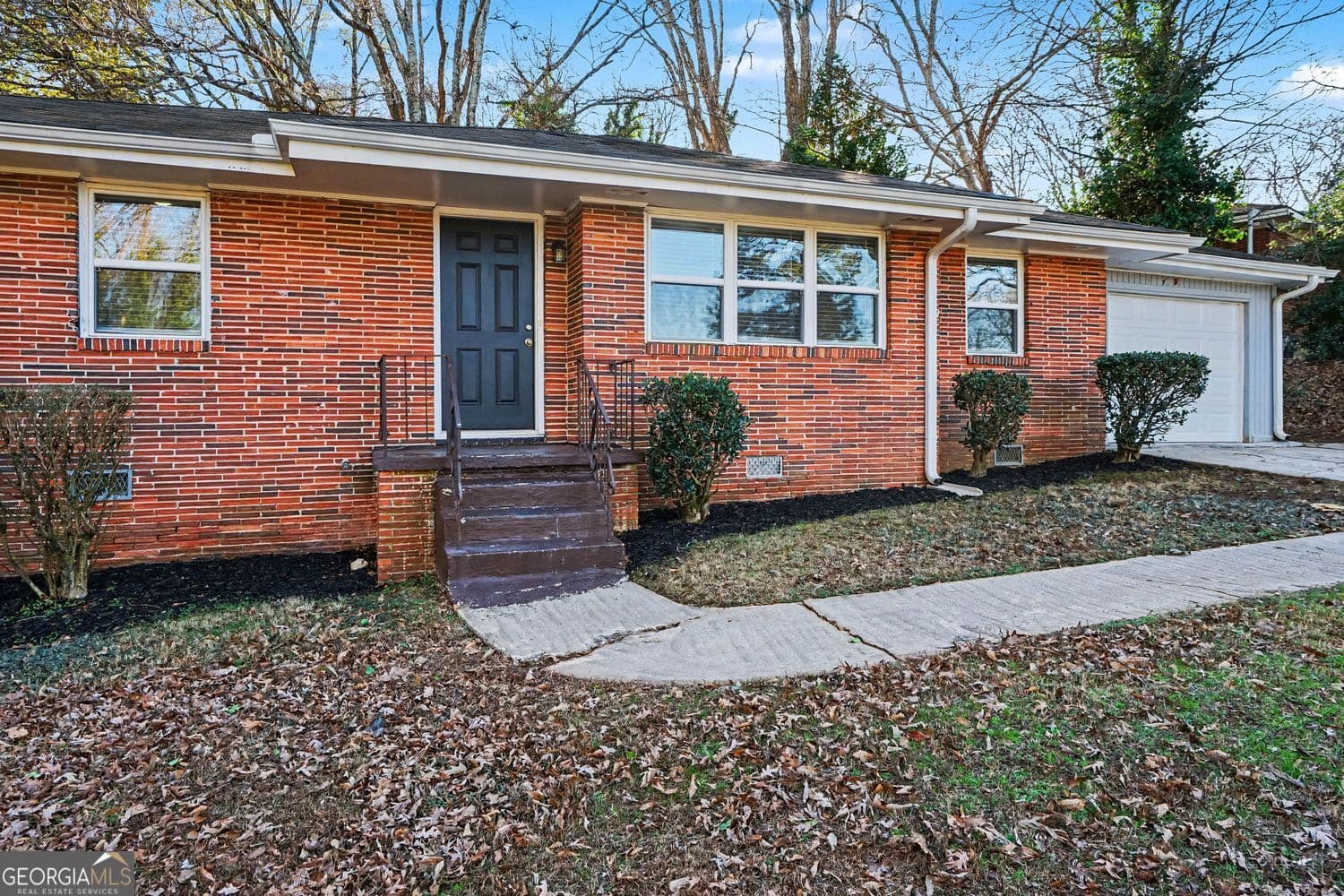 1660 Valencia Rd — photo 2