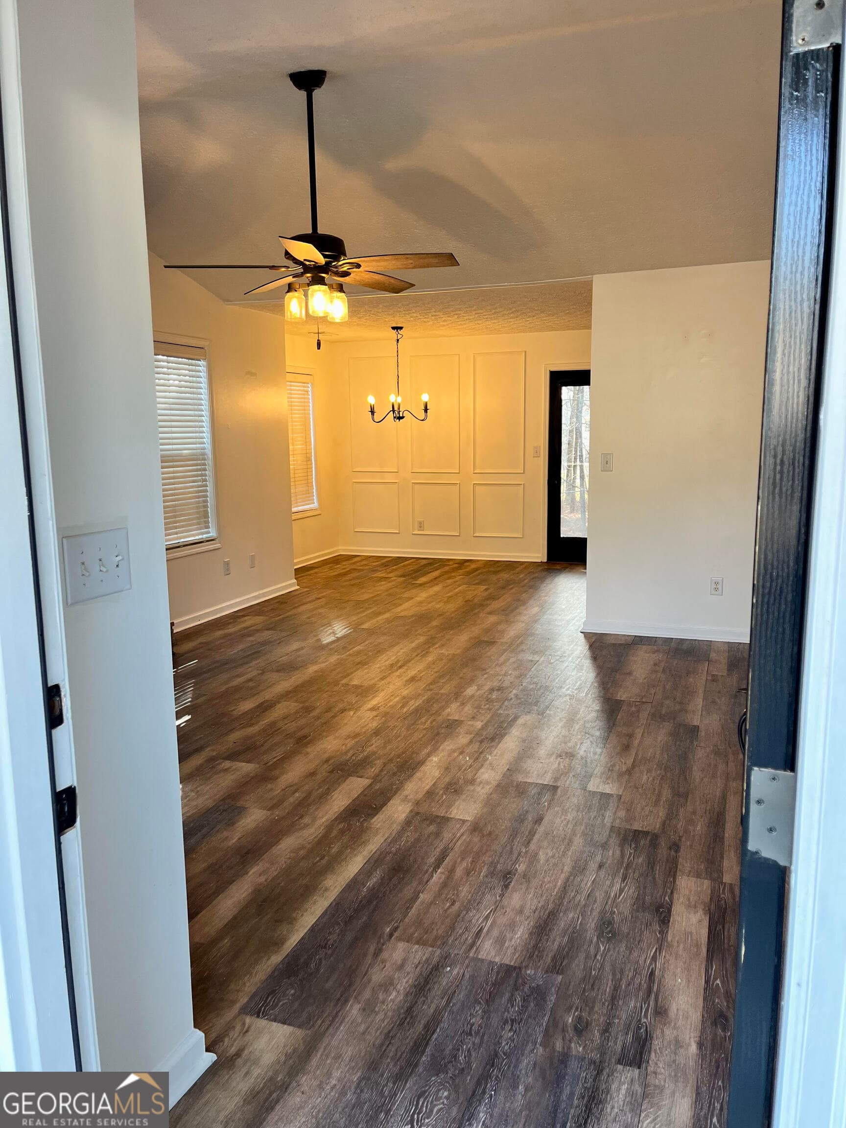 138 W Fork Way — photo 2