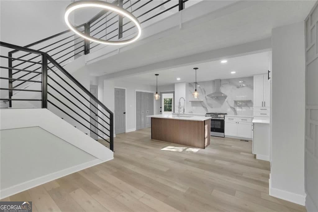 367 Lake Forest Dr — photo 2