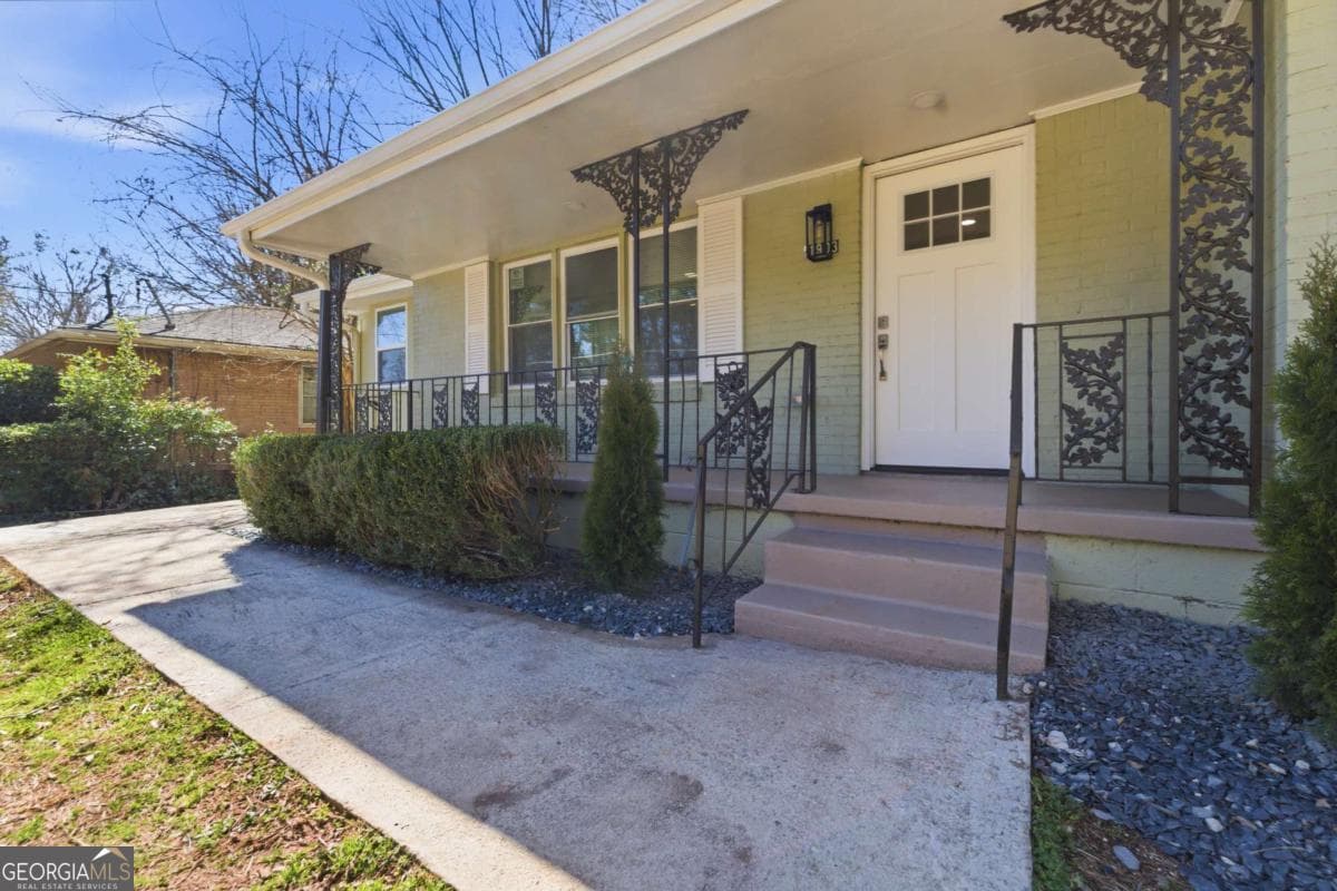 1903 S Columbia Pl — photo 1