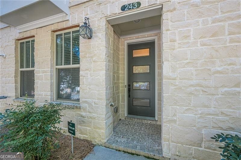 243 Franklin Rd — photo 1