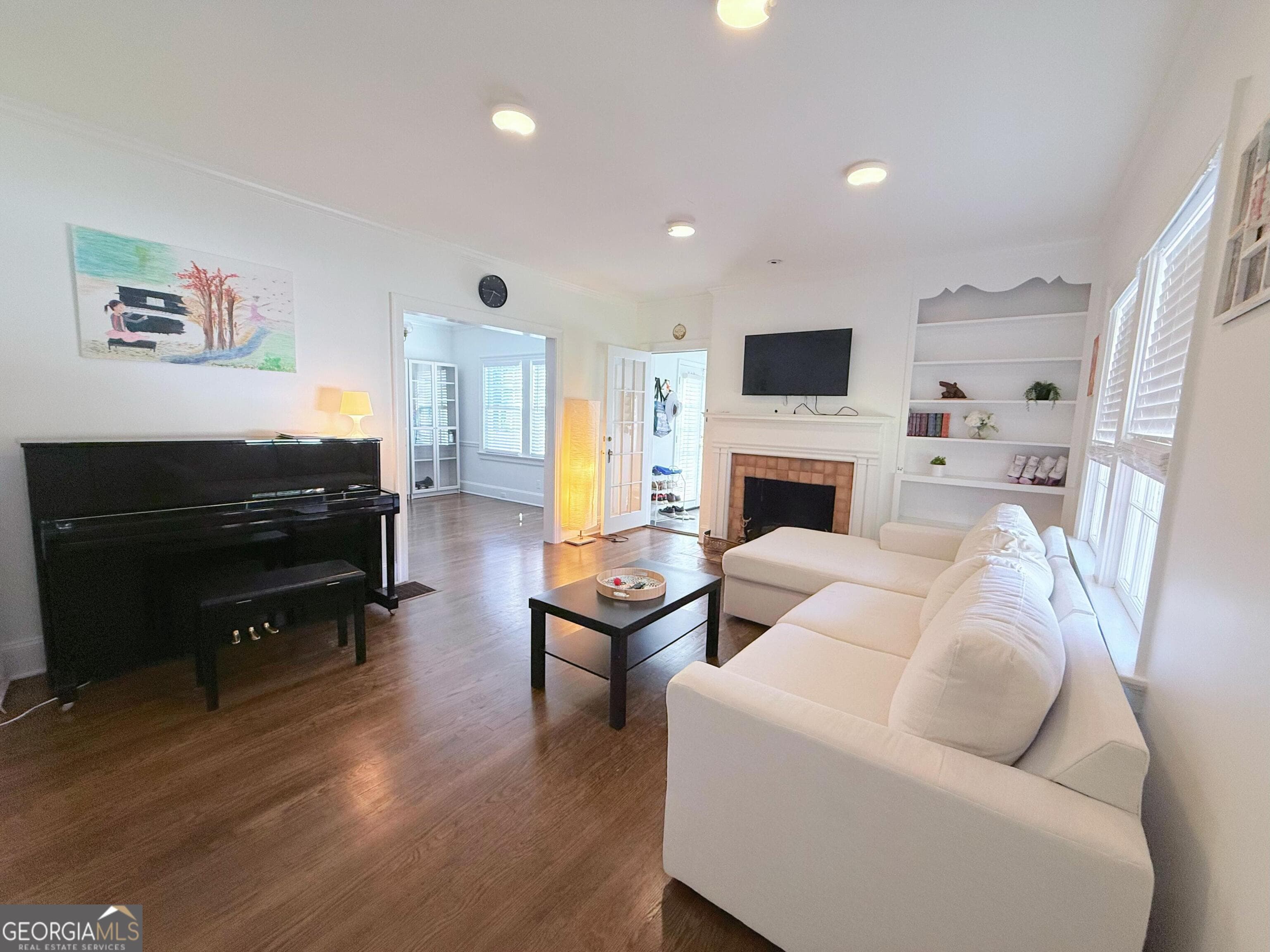 351 Delmont Ne Dr — photo 2