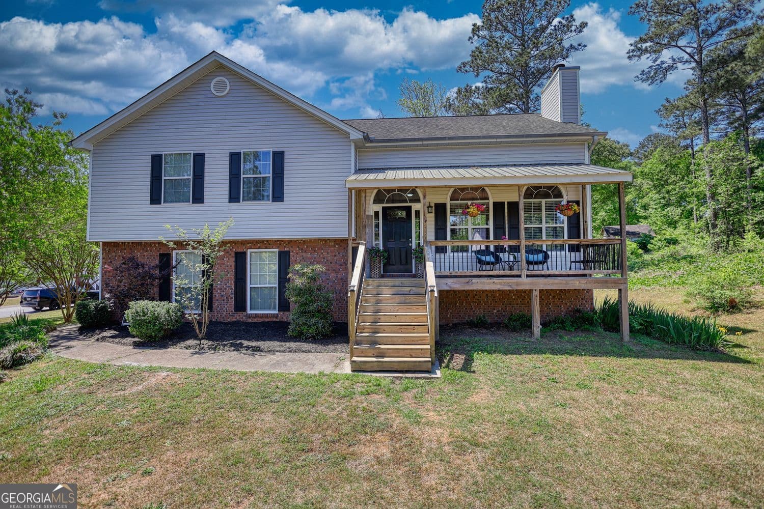 605 Dakota St — photo 1