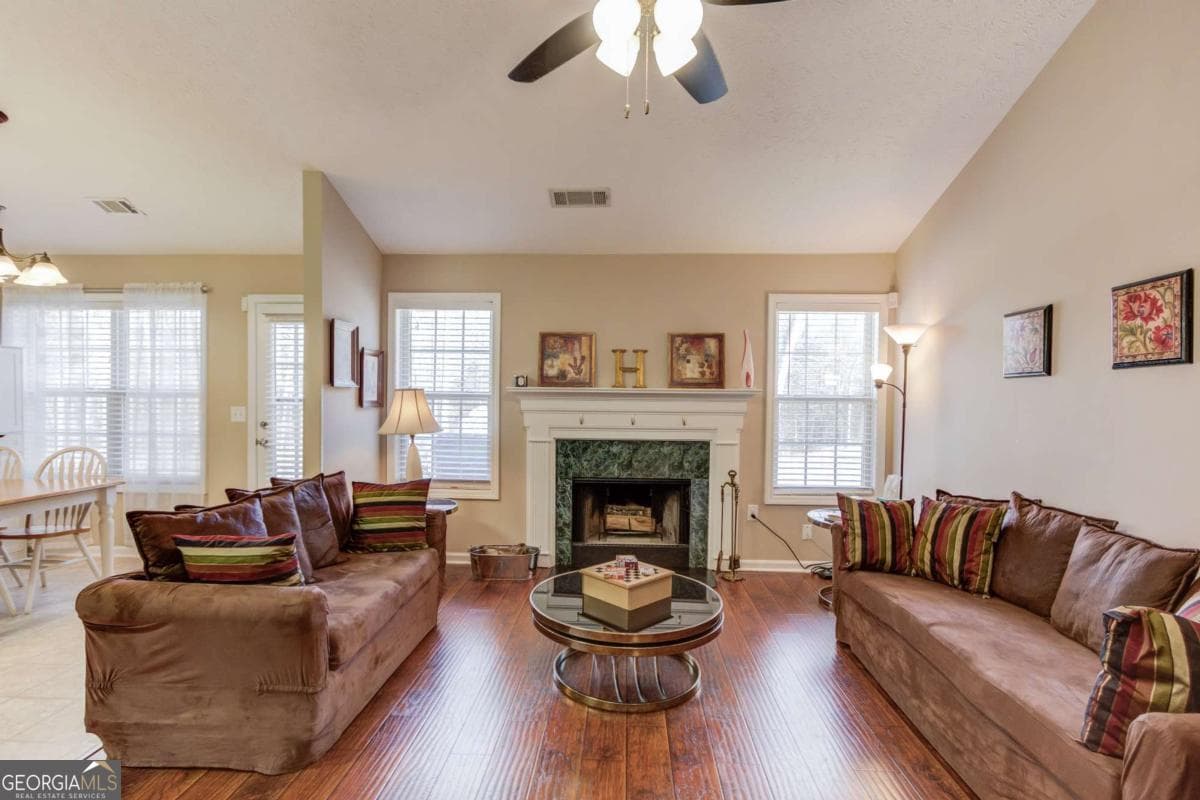 104 Jacob Dr — photo 2