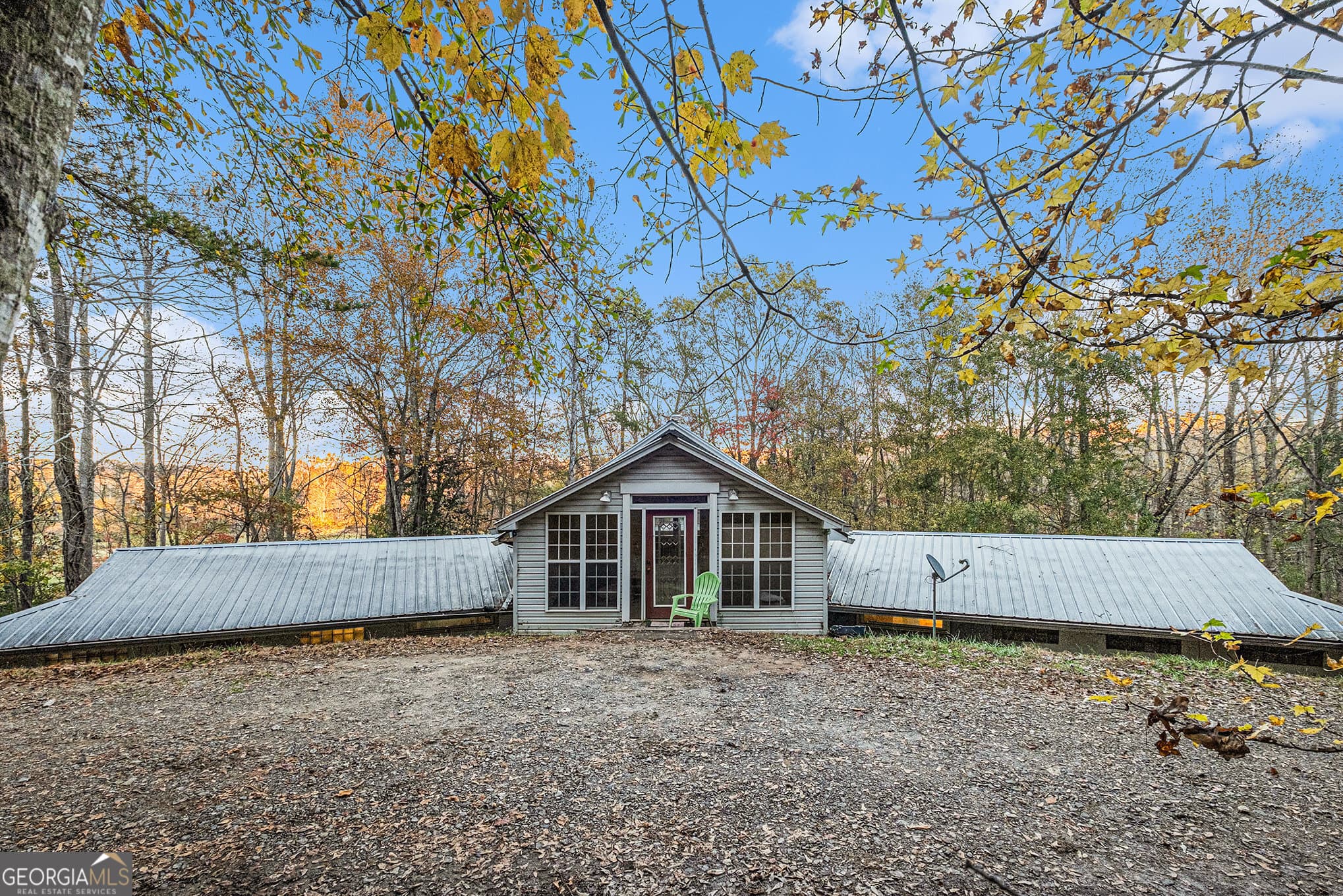 880 Golf Course Rd — photo 1