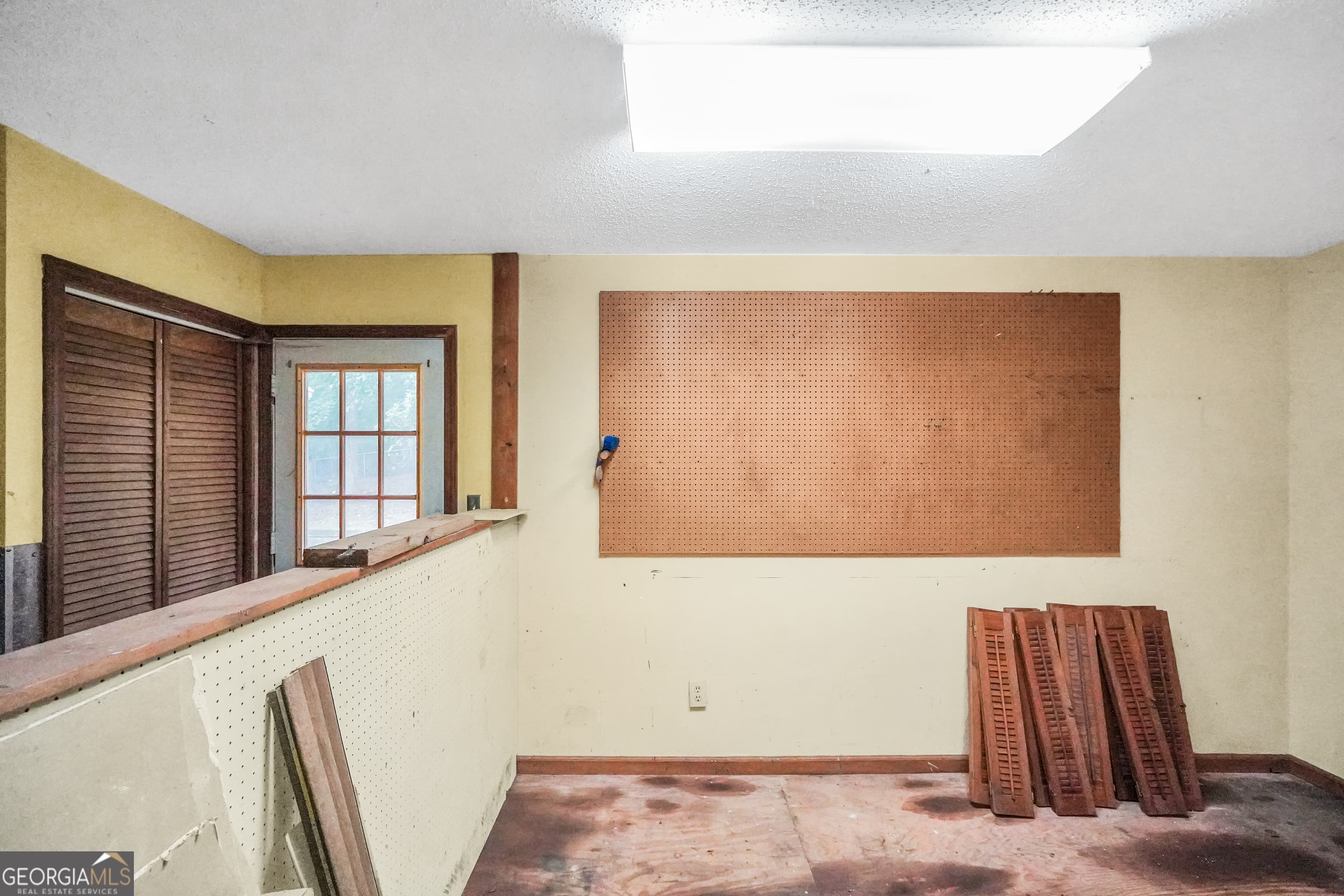 135 Springvalley Way — photo 47