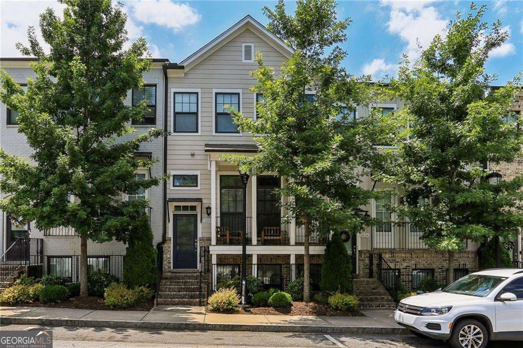 2032 Manchester Ne St — photo 1