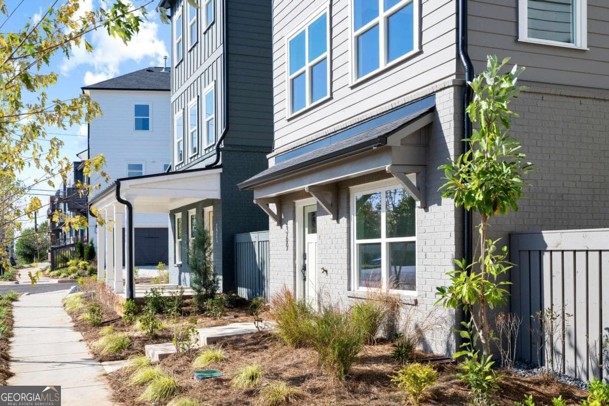 369 King's Landing — photo 1