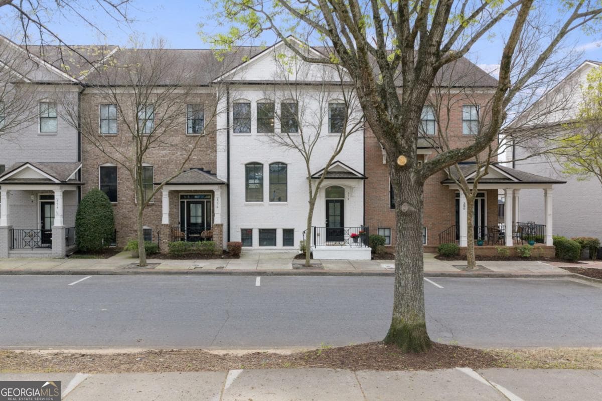 378 Suwanee Ave — photo 1