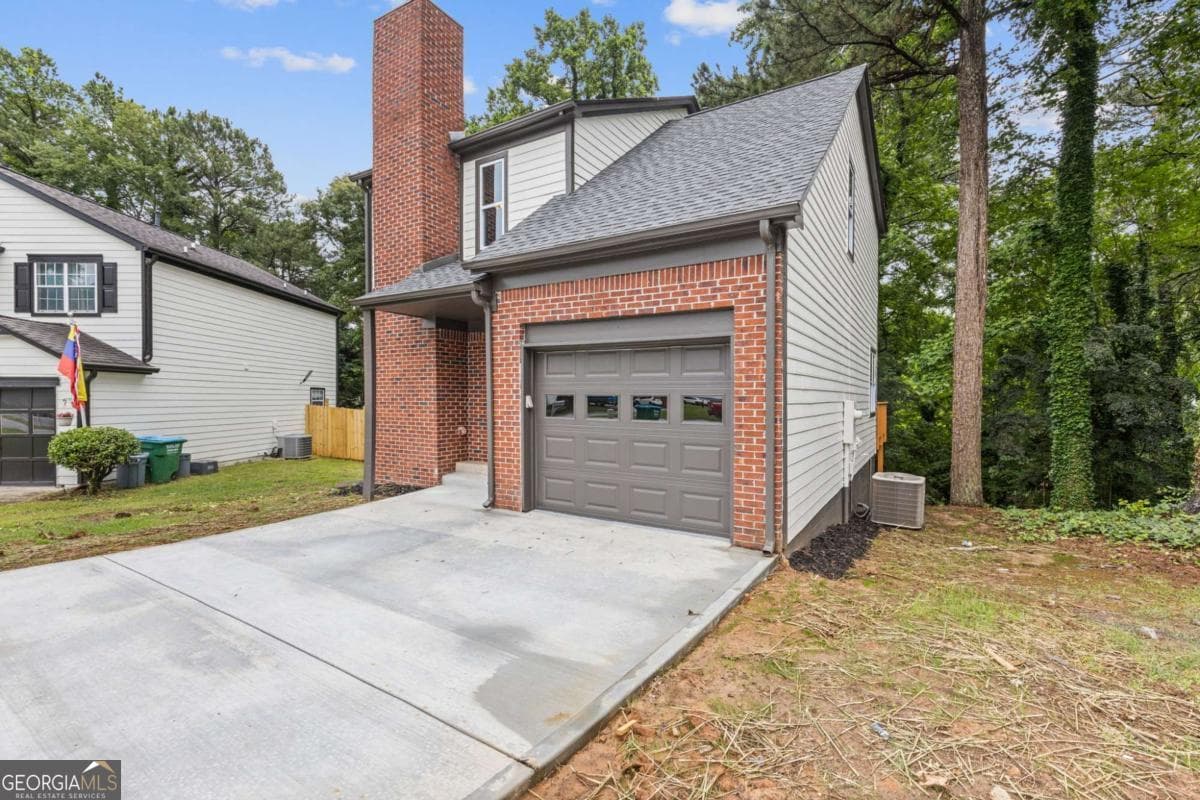 1111 Pin Oak Dr — photo 2