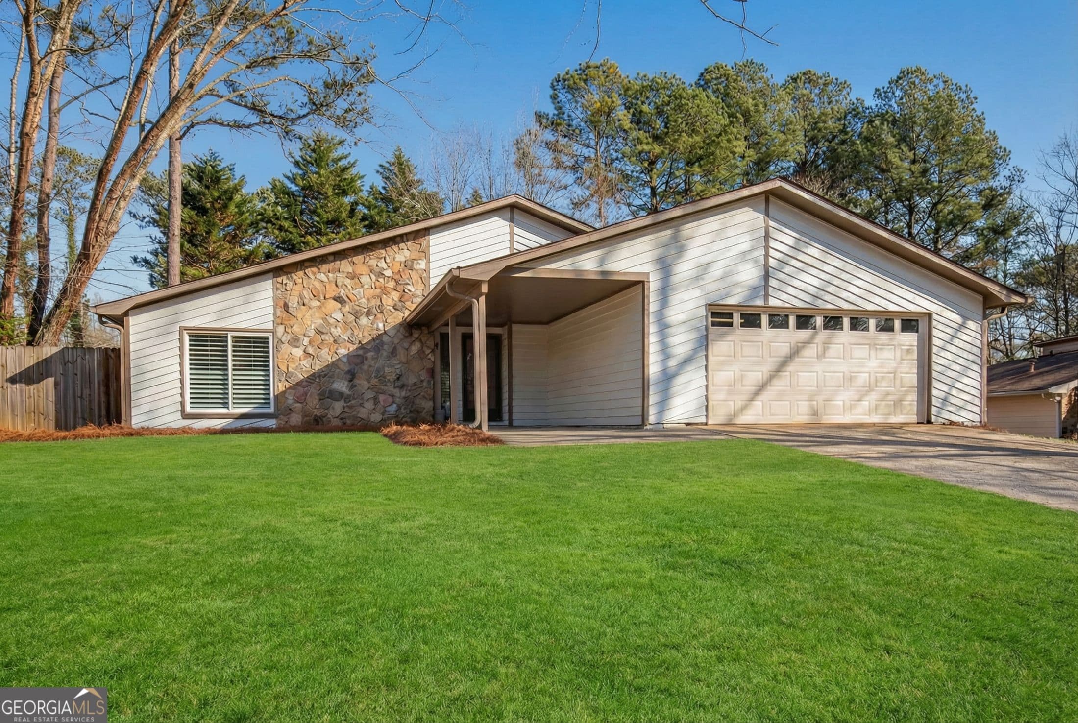 860 Waterbrook Ct — photo 1