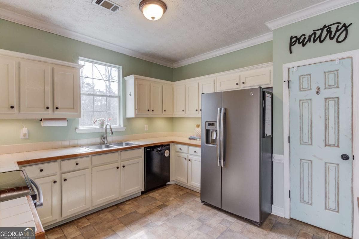 4990 Poplar Springs Circle — photo 2