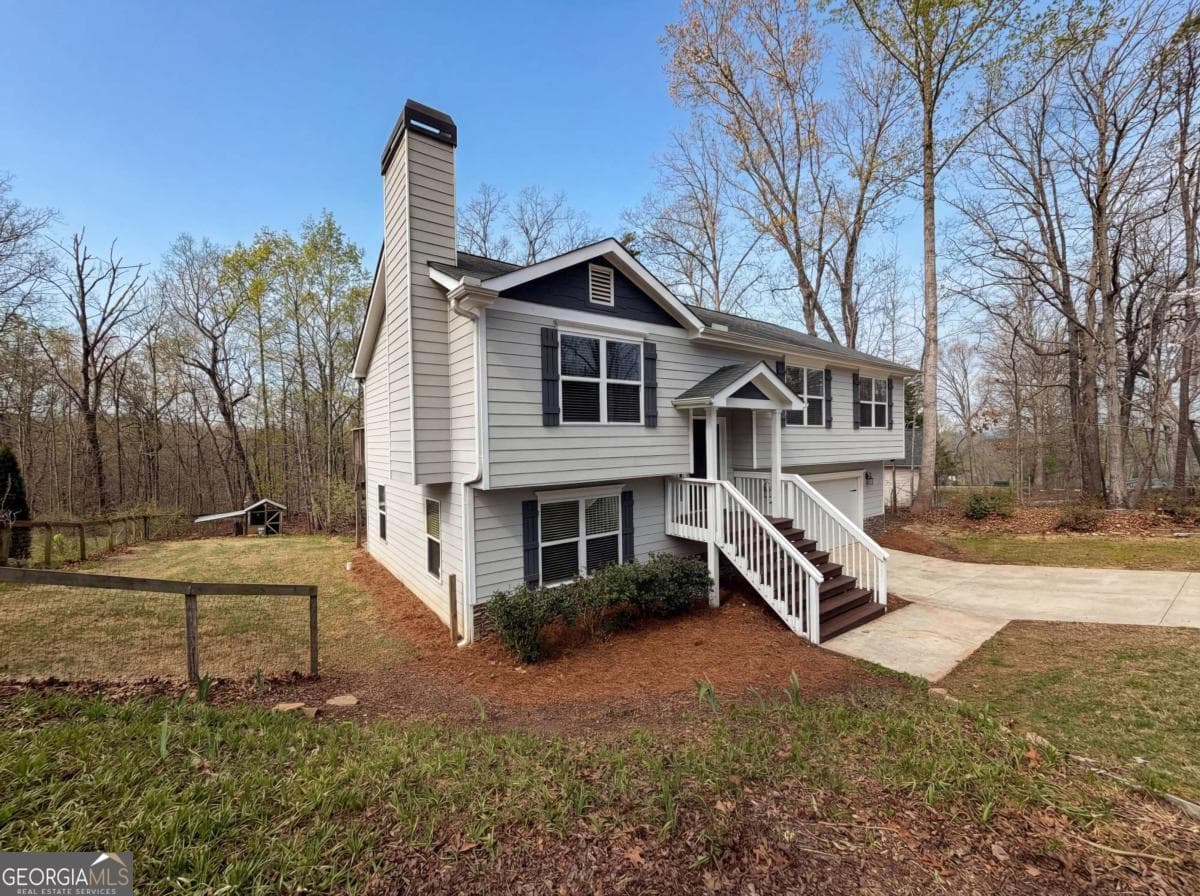 3983 Fraser Circle — photo 2