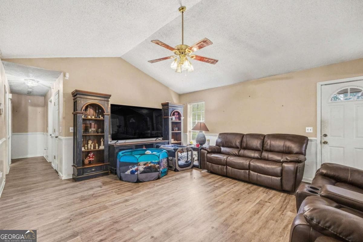 2927 Valley Dr — photo 2