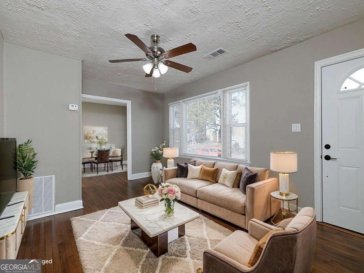 1306 Kasandra Se Dr — photo 2