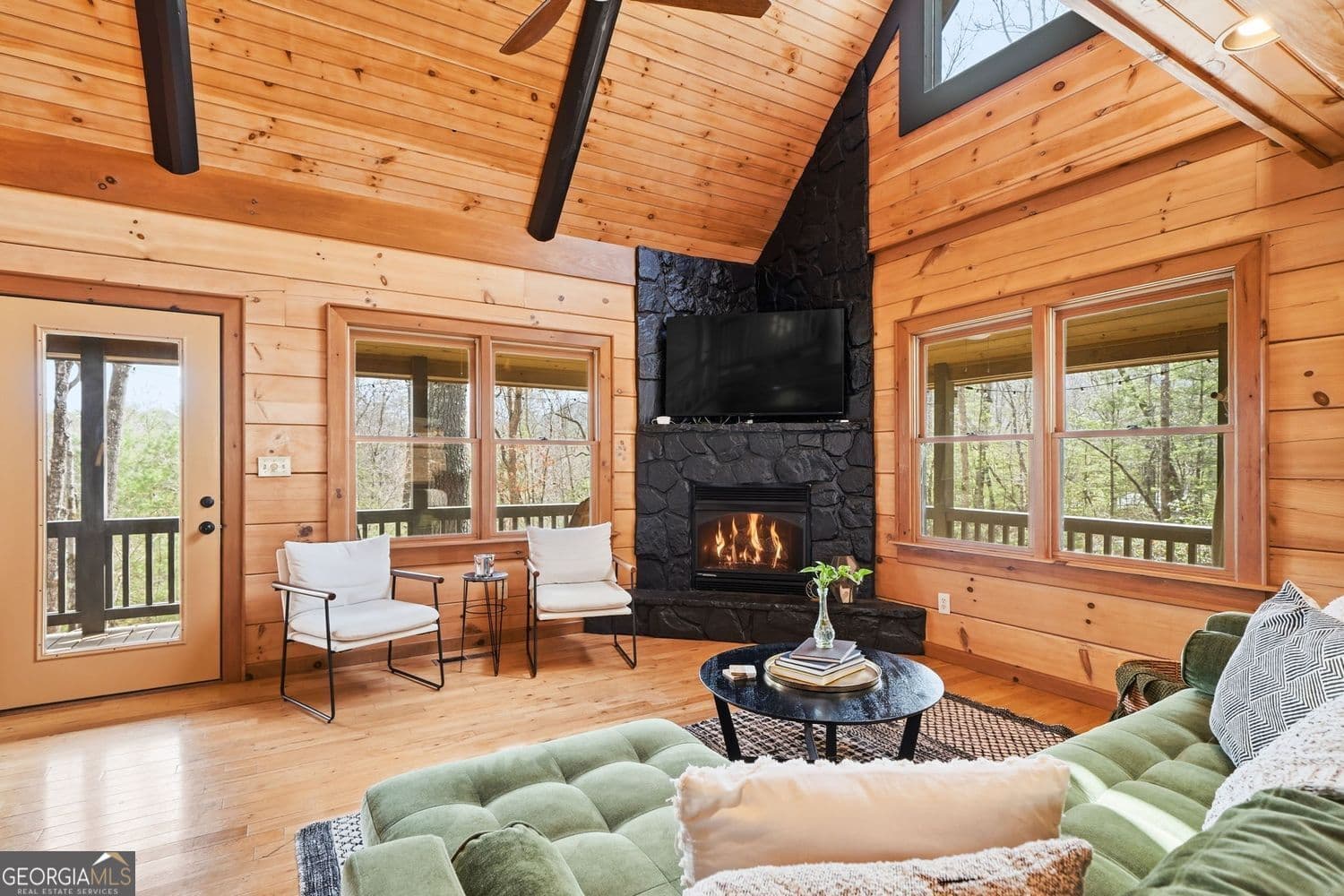 140 Black Oaks Rd — photo 2