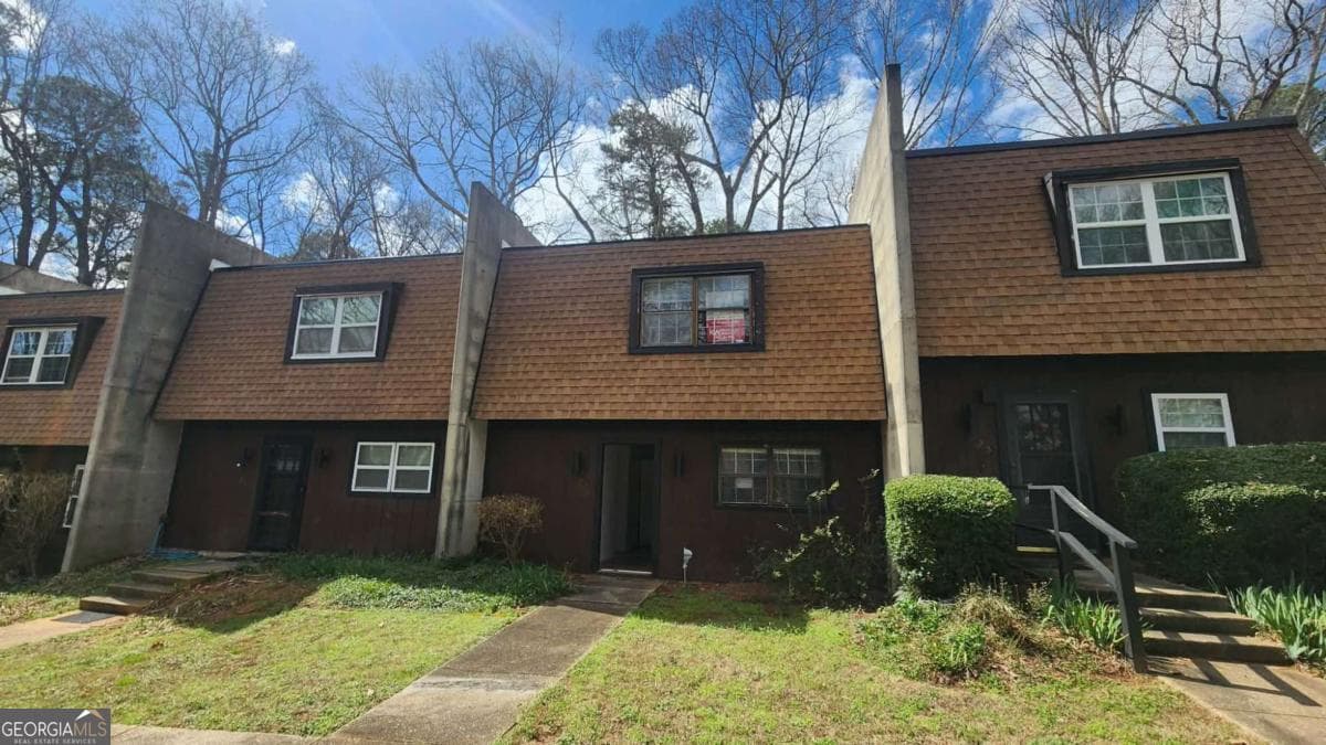 723 Cedar Pointe Sw Ct — photo 1