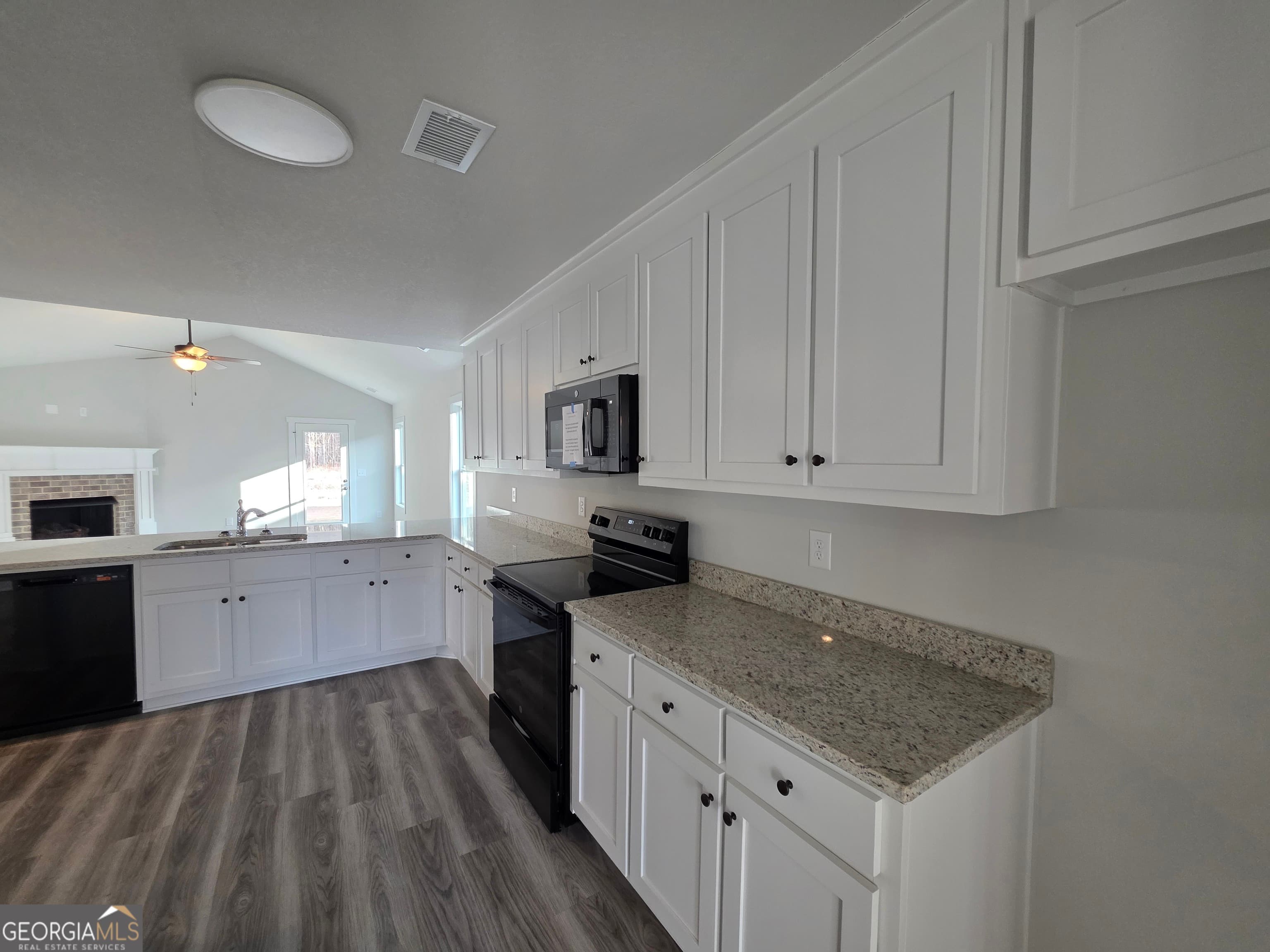 1167 Jeannine Ln 15 — photo 2