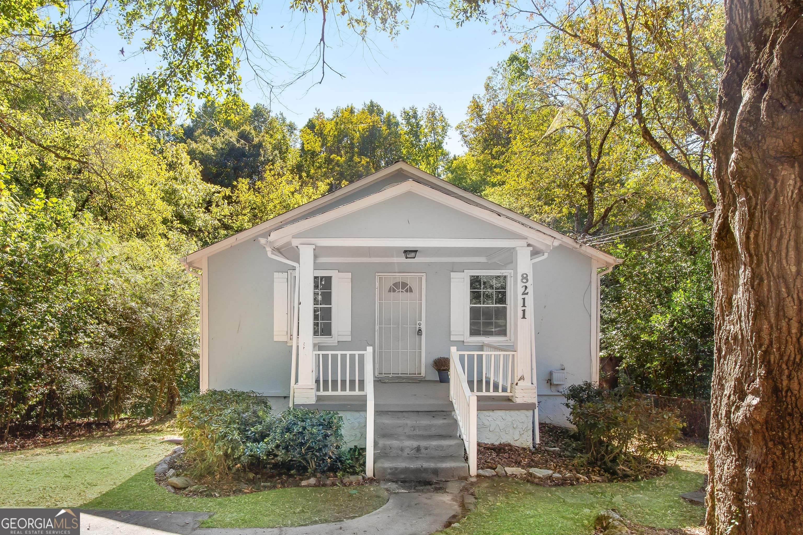 8211 Thompson St — photo 2