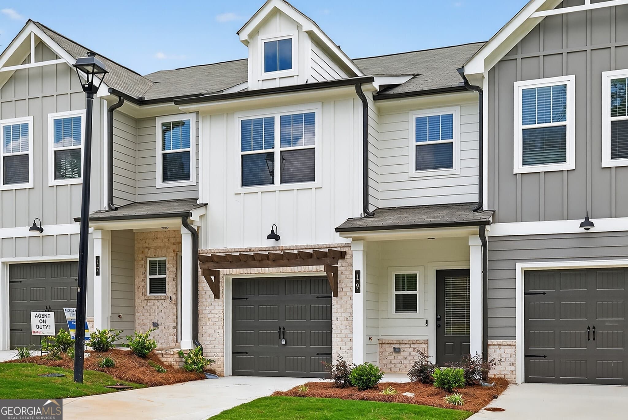 19 Benscot Dr — photo 2