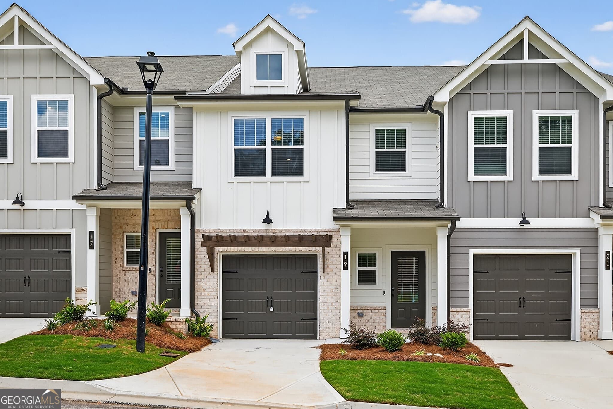 19 Benscot Dr — photo 1