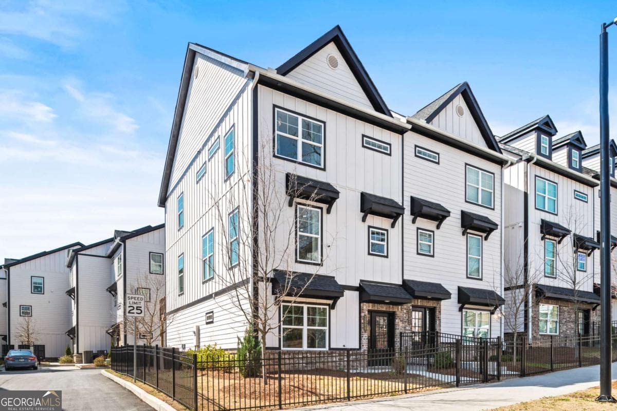 1965 Hollywood Nw Rd 19 — photo 2