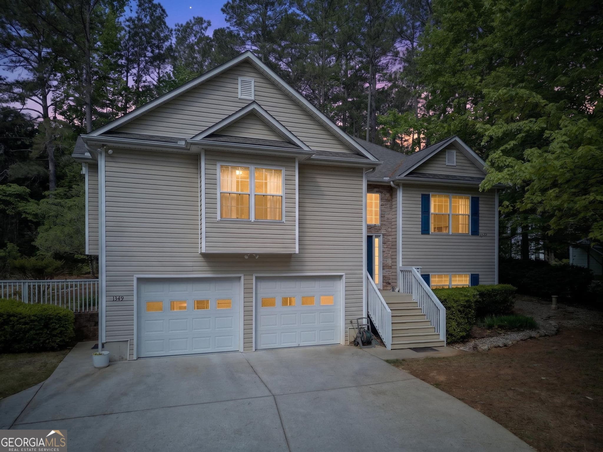 1349 Southgate Dr — photo 1