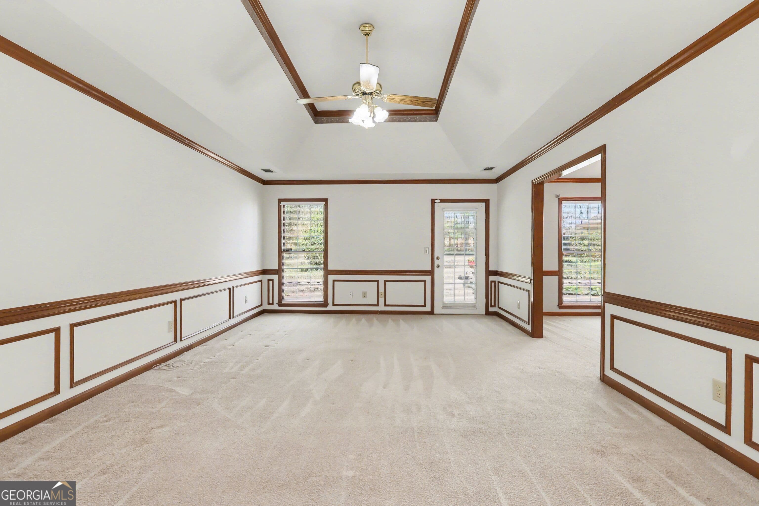 115 Buck Creek Dr — photo 2