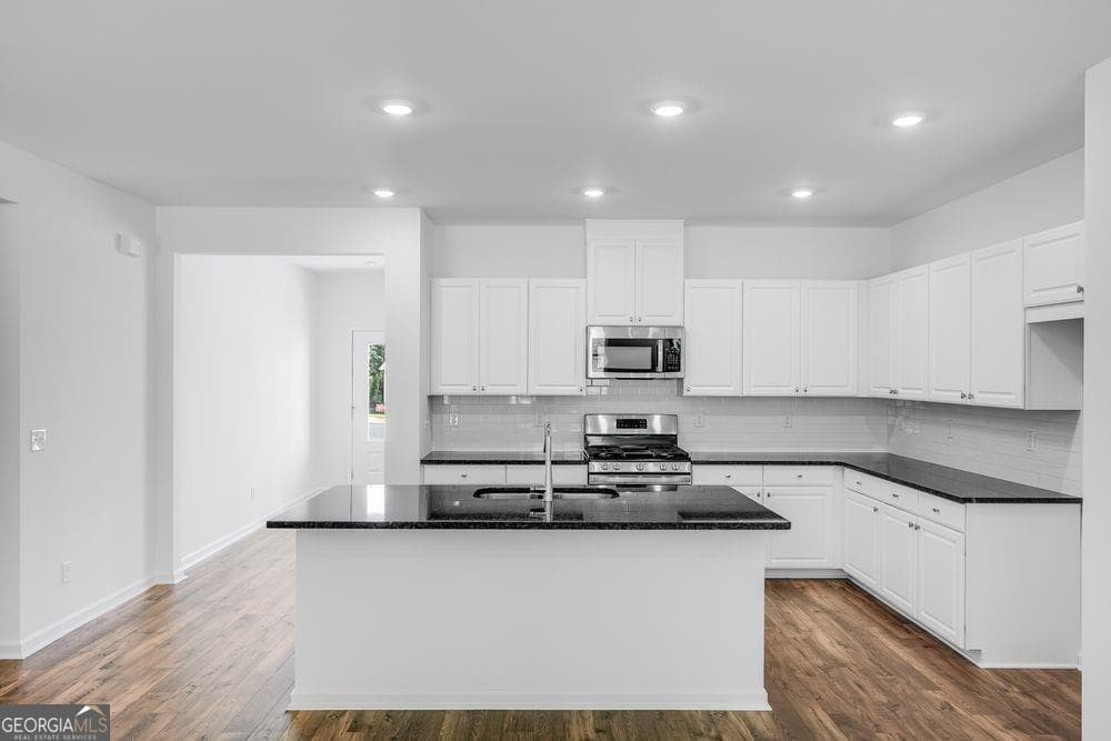 233 Groveton Ct — photo 2