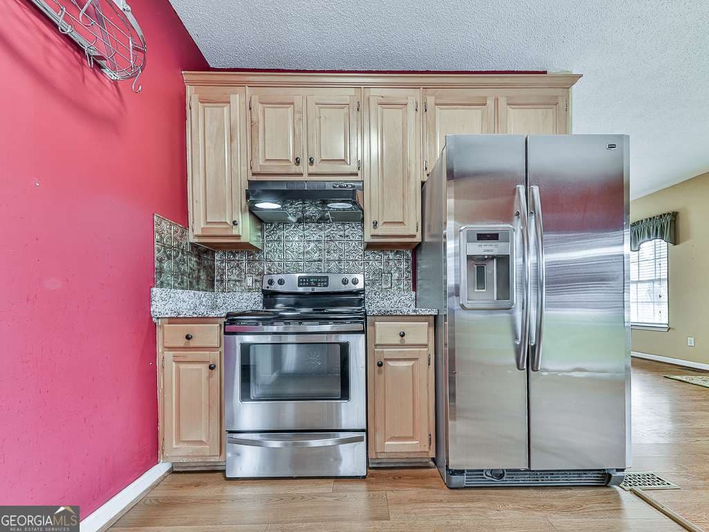 1450 Athens Ave — photo 2