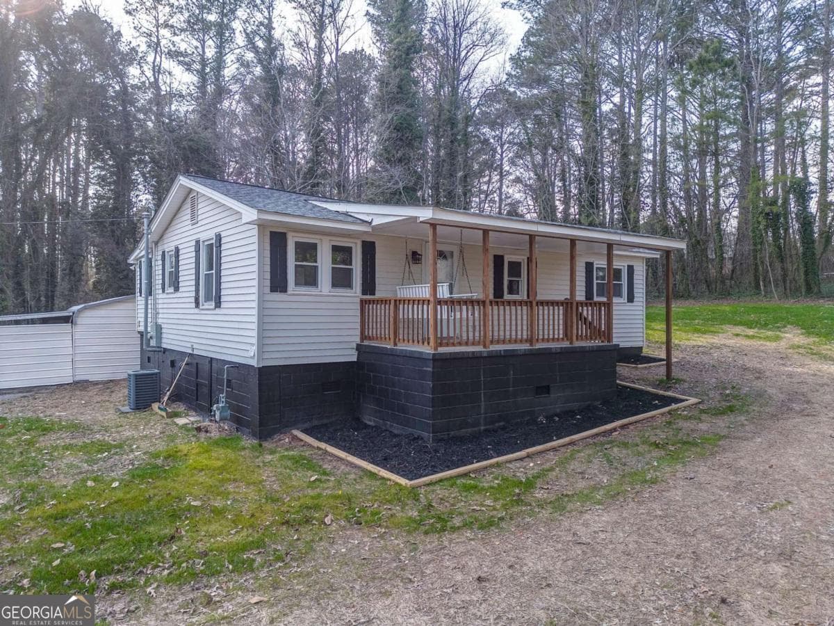 653 Fairview Rd — photo 1