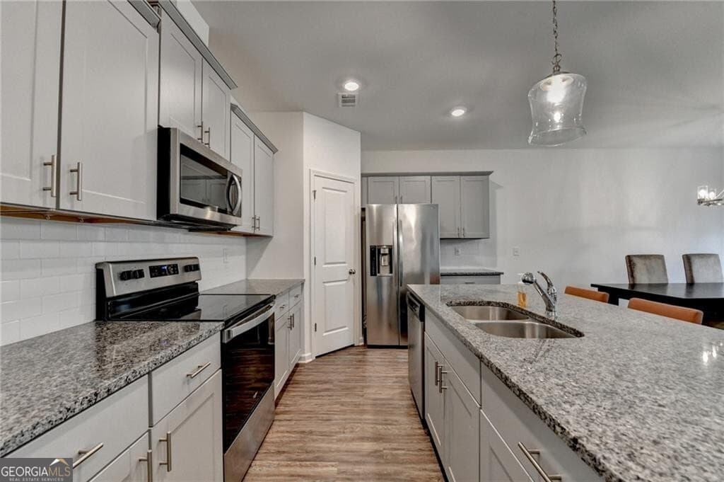 1049 Collections Dr — photo 2