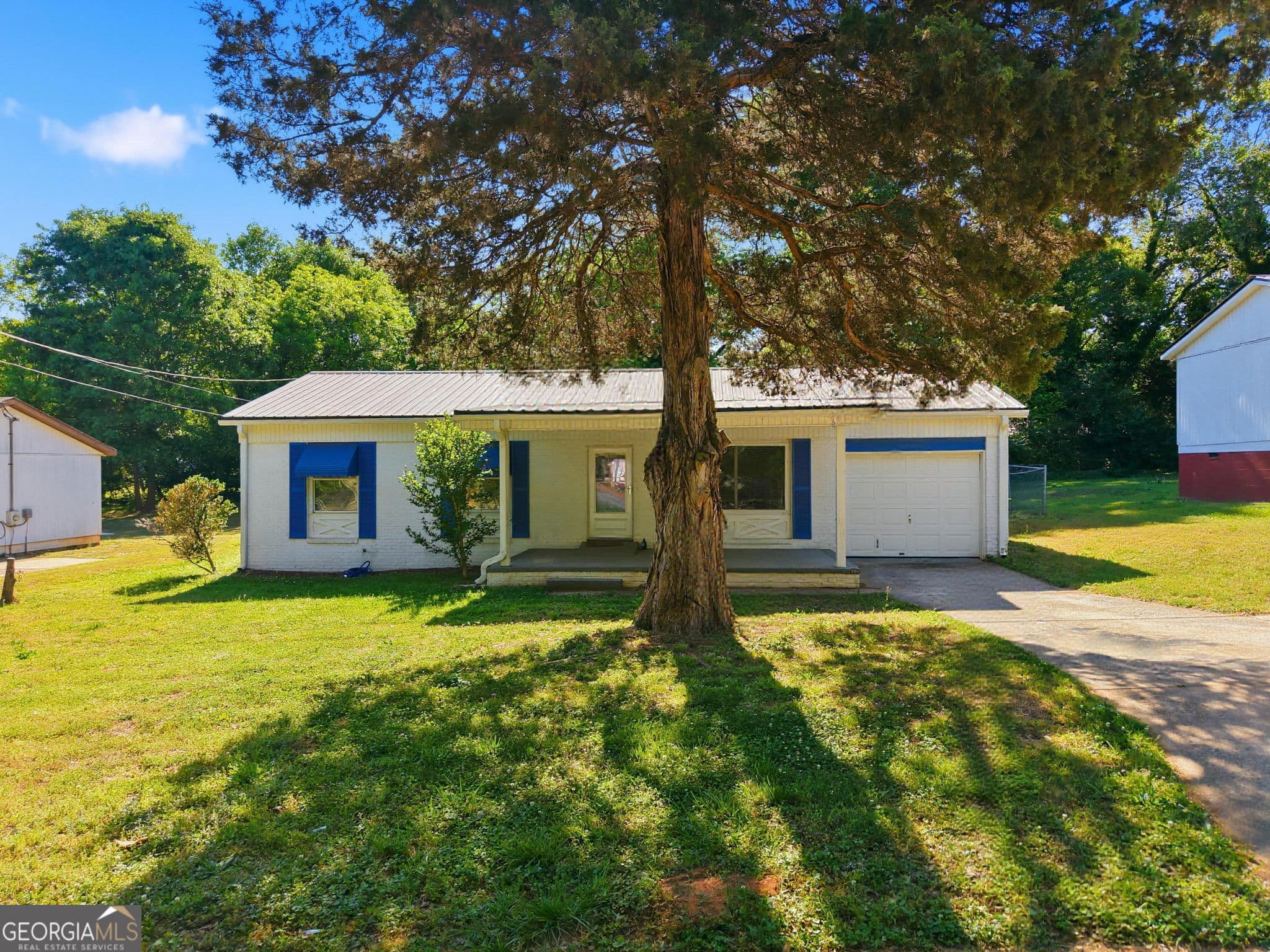 360 Martin Circle — photo 2