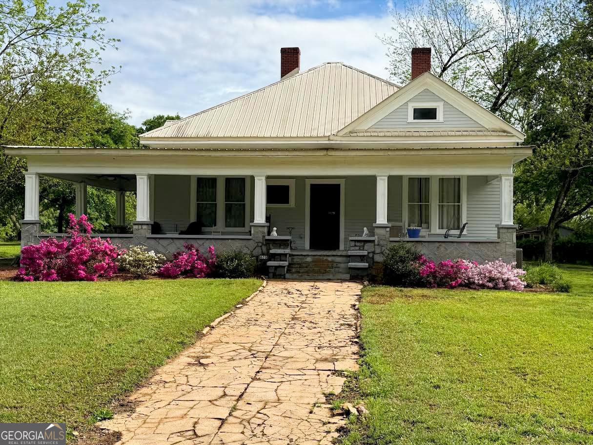 670 S Railroad Ave — photo 1