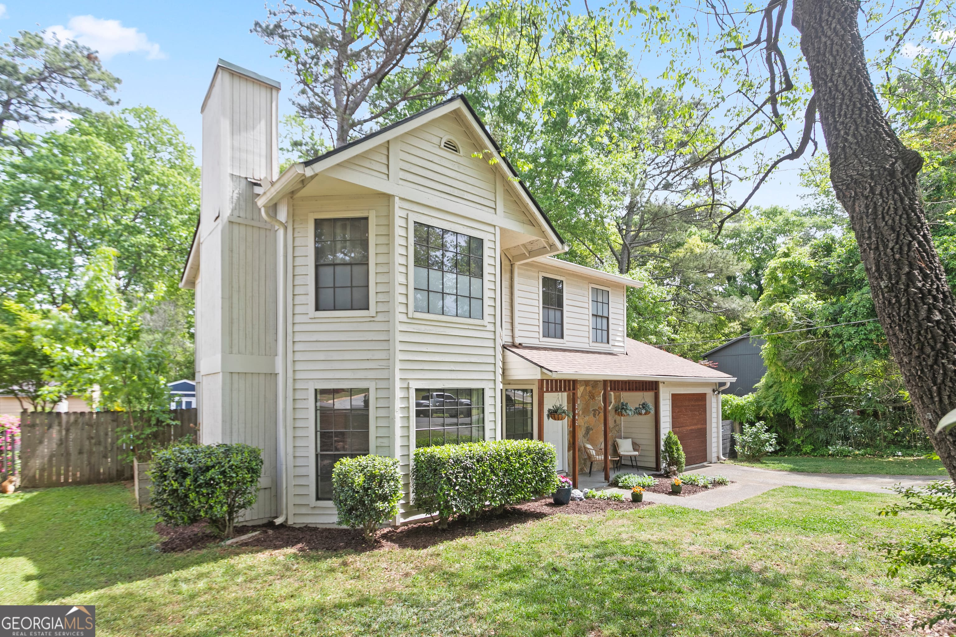 2442 Stonebridge Ln — photo 2