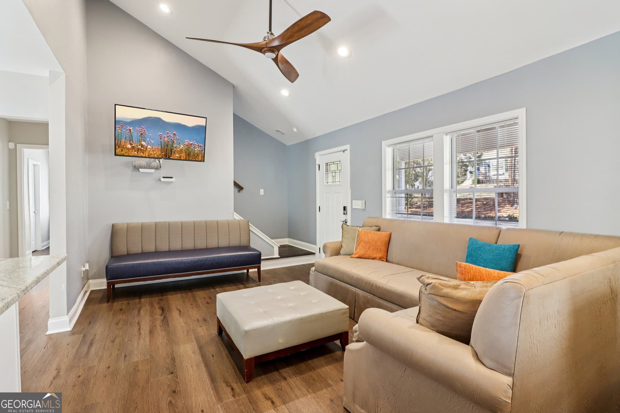 1390 Almont Sw Dr — photo 2