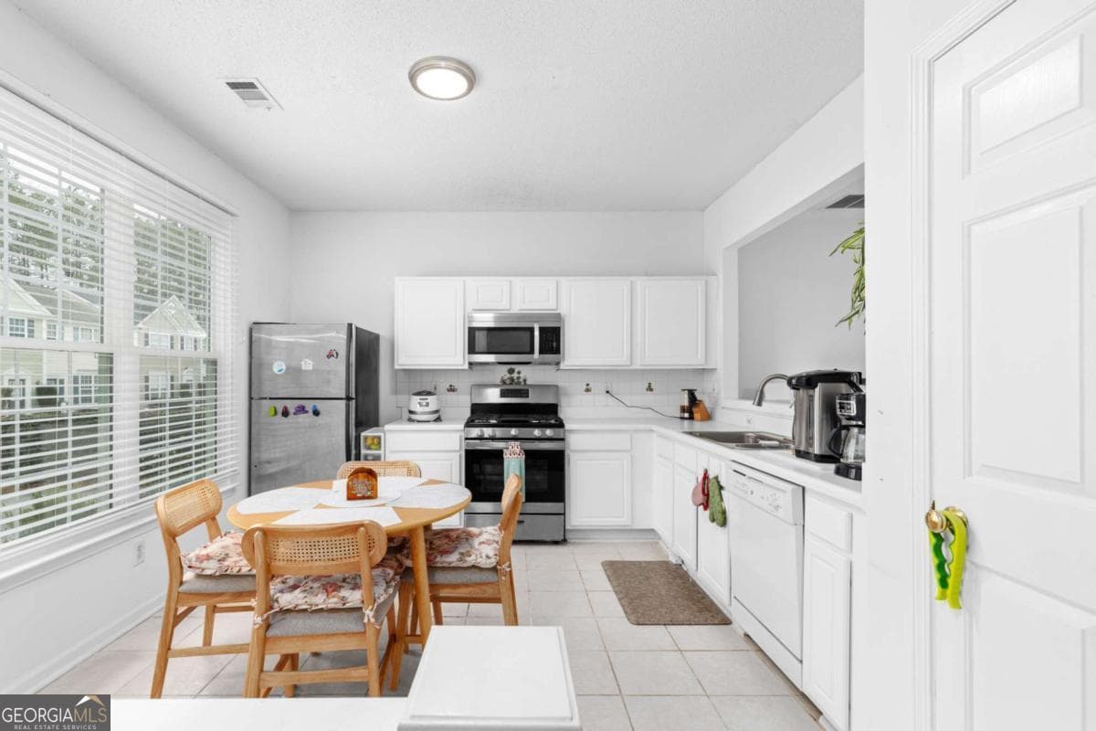 4088 Howell Park Rd — photo 2