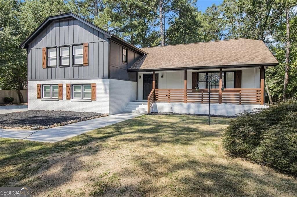 2180 E Chester Se Circle — photo 2