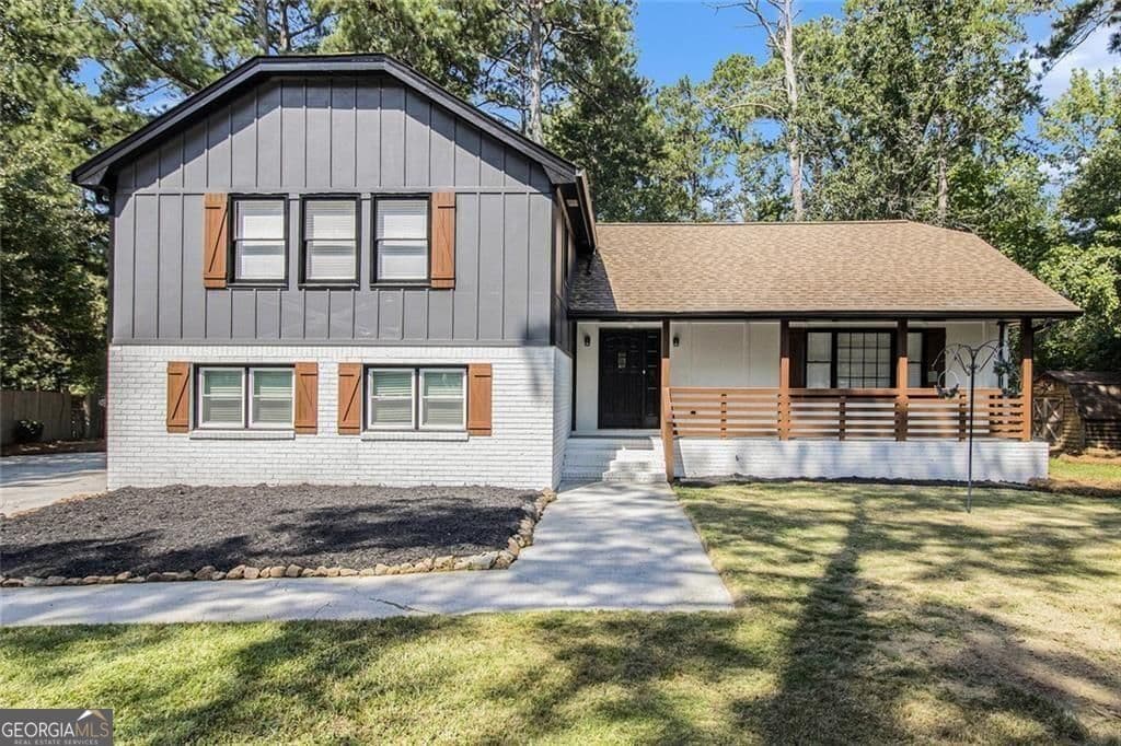 2180 E Chester Se Circle — photo 1