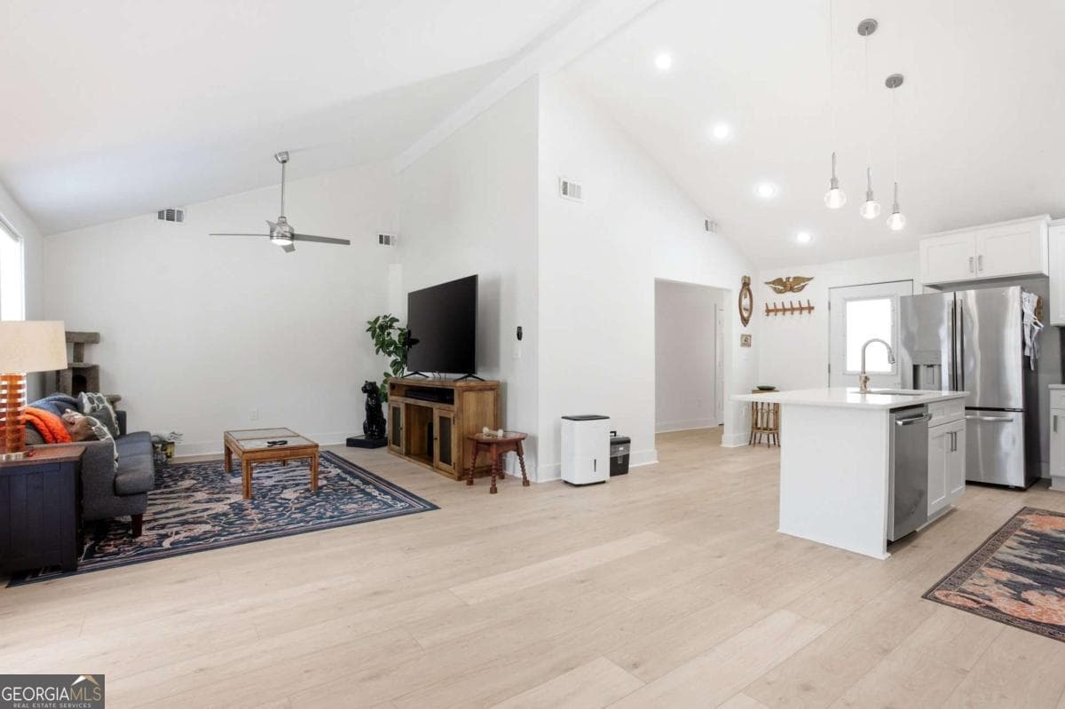 1861 Meadow Ln — photo 2