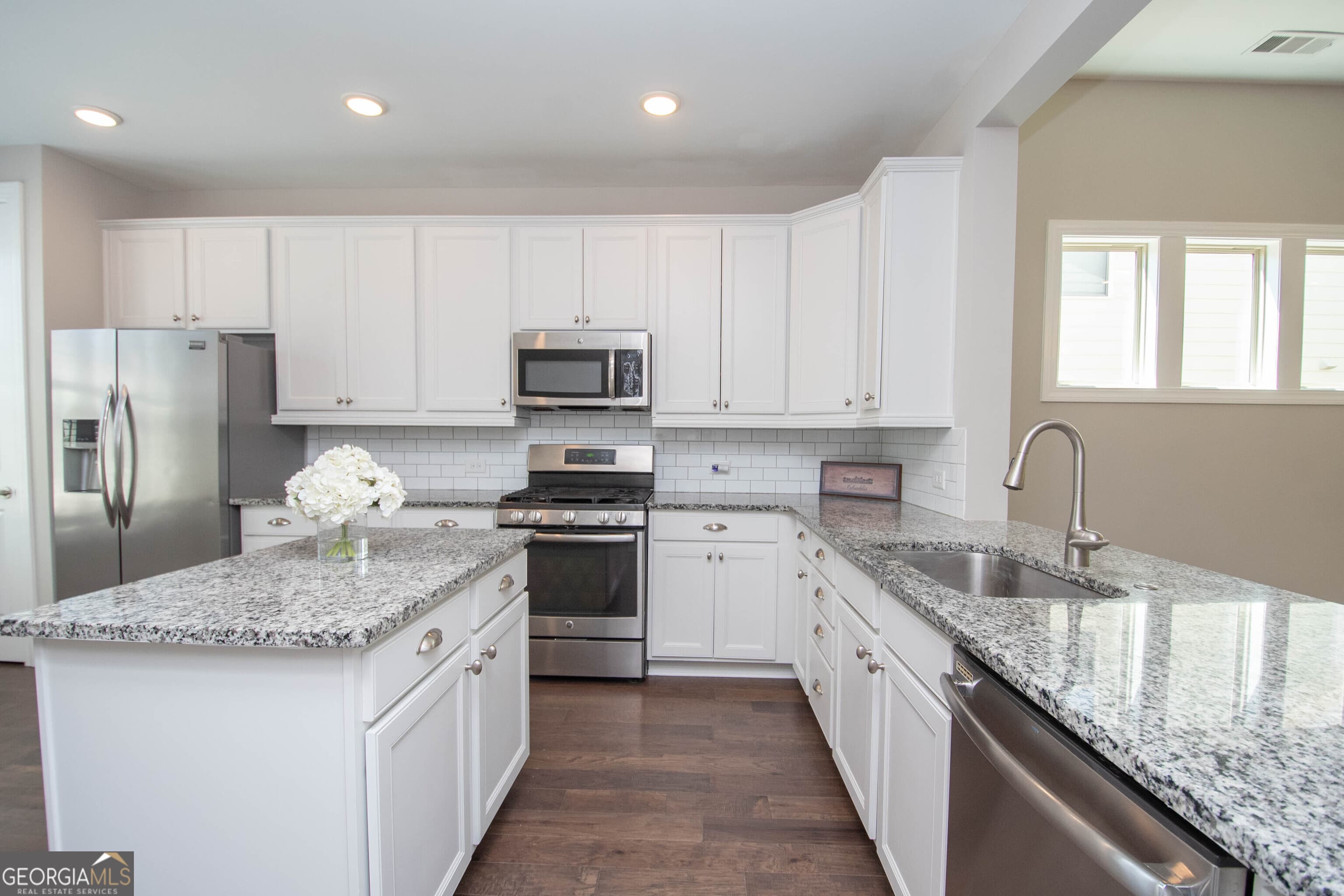 245 Spruce Pine Circle — photo 2