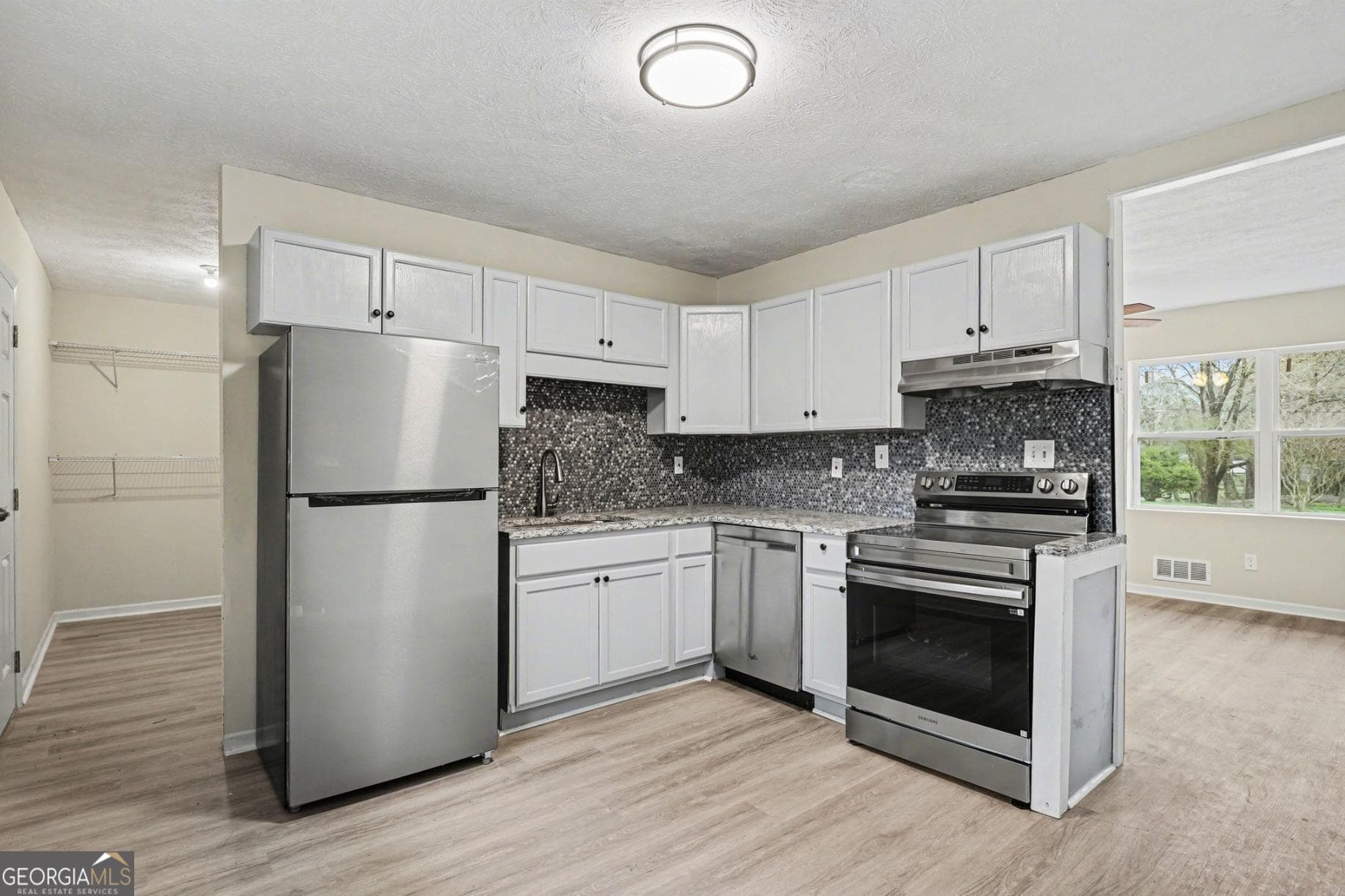 8355 Dunellen Ln — photo 2