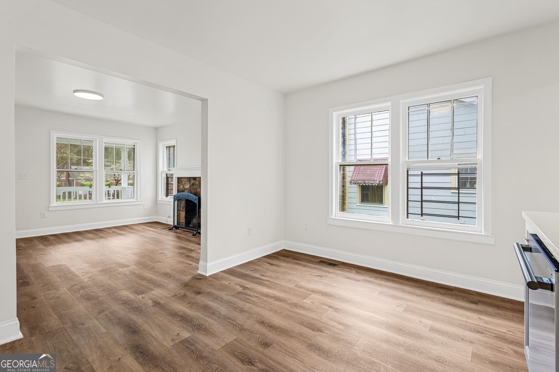 1829 Mercer Ave — photo 17