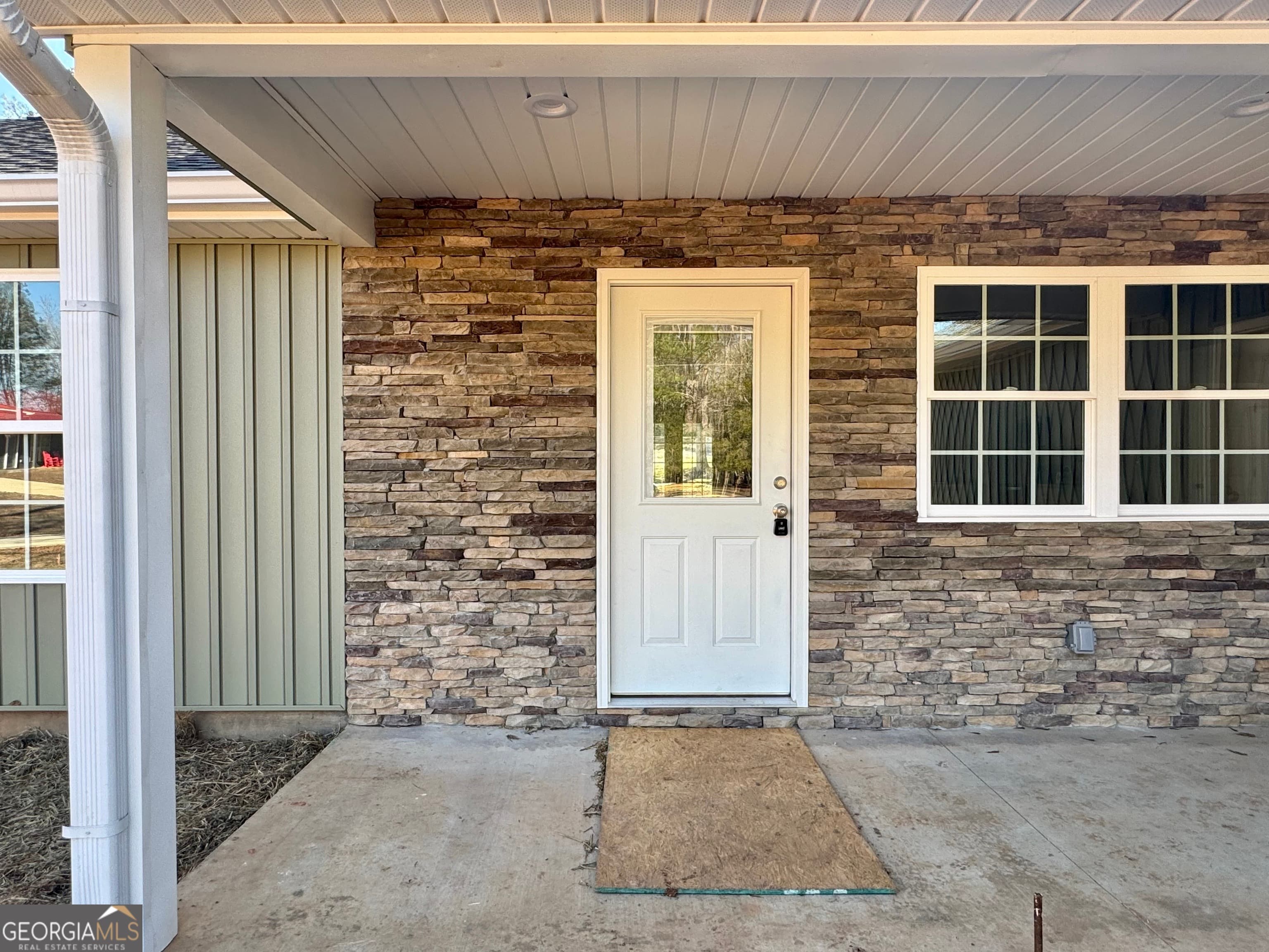 124 Mashburn Dr — photo 2